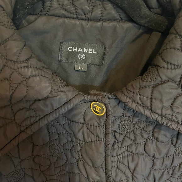 CHANEL Black Quilted Jacket - Picture 5 of 13